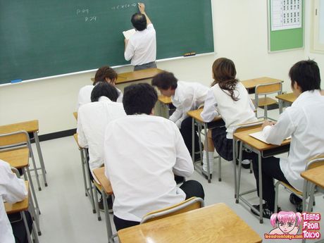 Japanese schoolgirl fucked by her classmates in a classroom